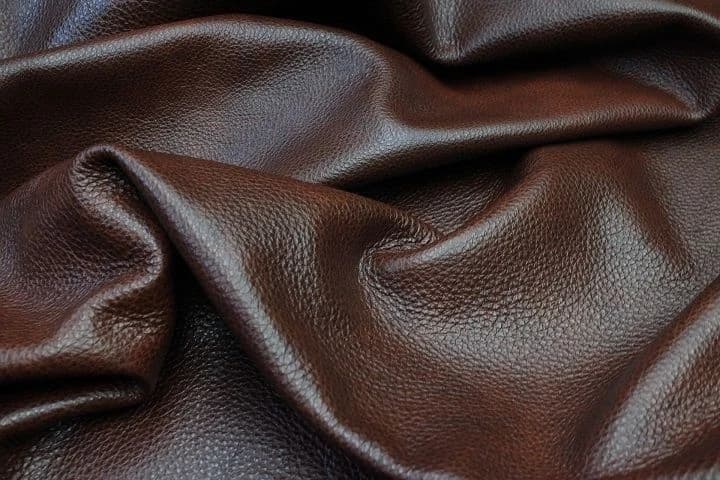 Full-grain leather grain in black and brown